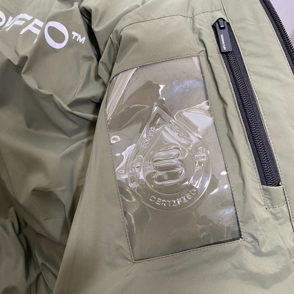 ARITZIA The Super Puff 2o Gunmetal Green Waterproof Jacket - Picture 7 of 8